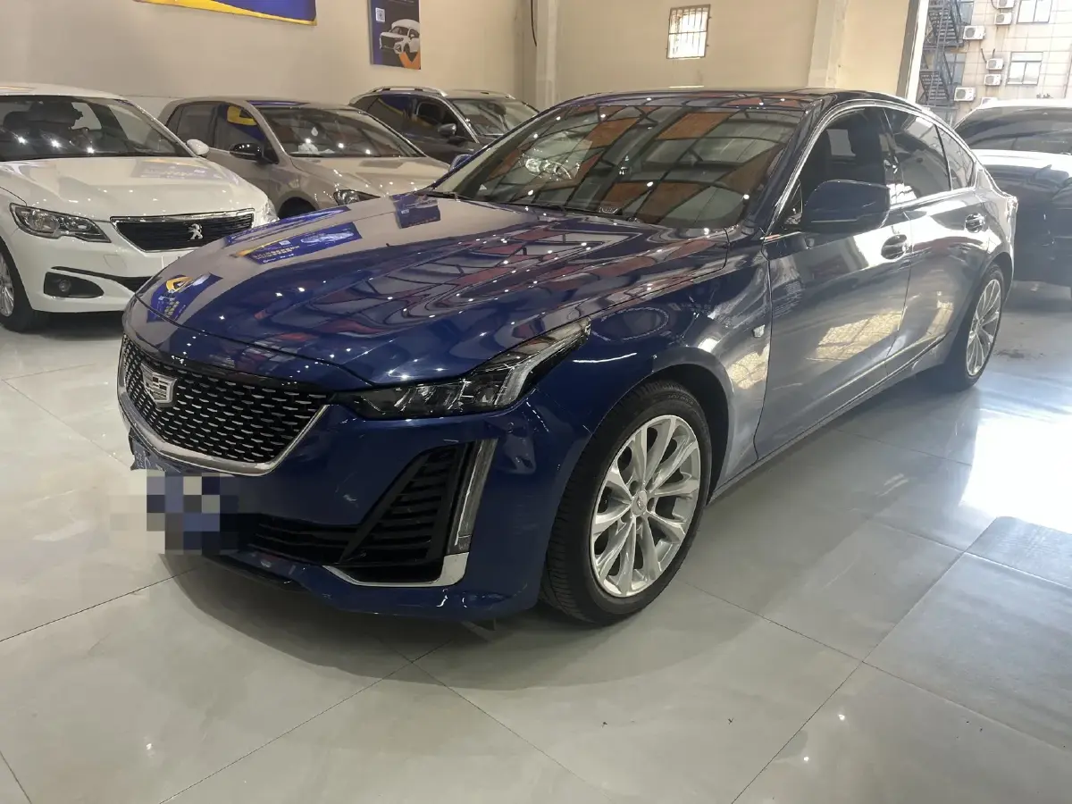 2022 Cadillac CT5 2.0T 237HP L4 10AT
