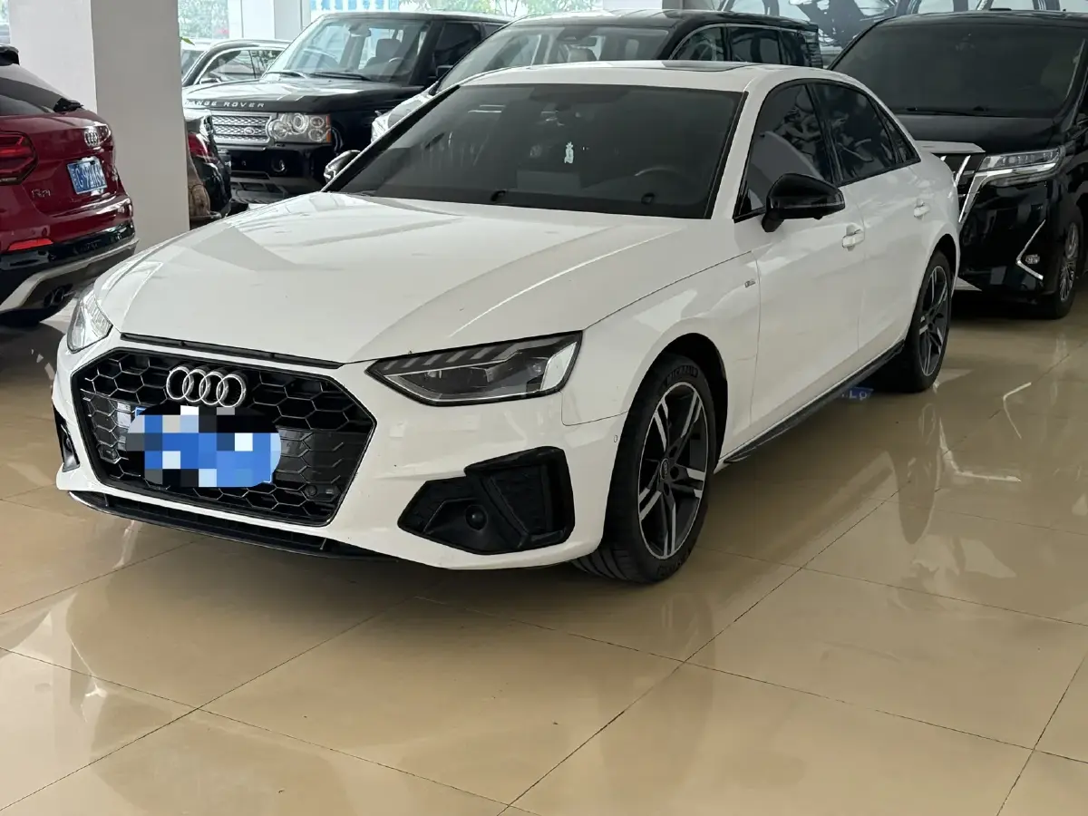 2022 Audi A4L 2.0T 190HP L4 7DCT