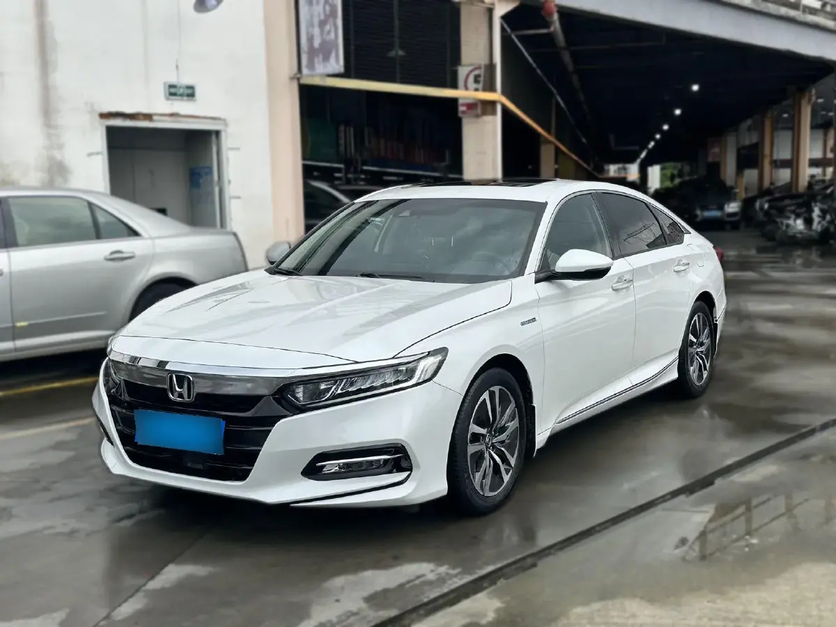 2018 Honda Accord 2.0L 146HP L4 E-CVT Hybrid