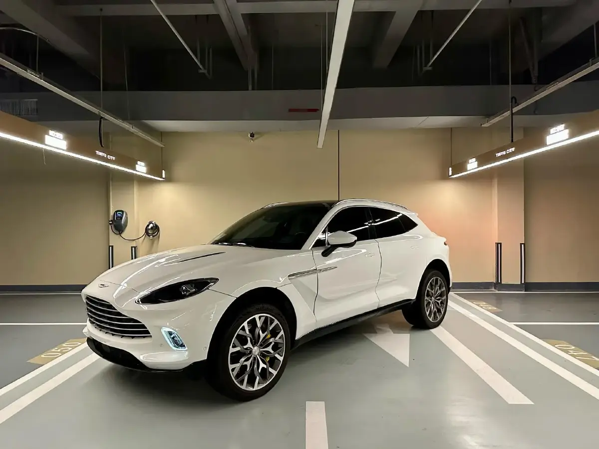 2021 Aston Martin DBX 4.0T 550HP V8 9AT