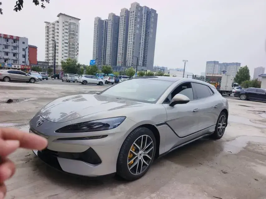 2024 Denza DenzaZ9GT 2.0T 207HP L4 E-CVT PHEV 38.5KWH