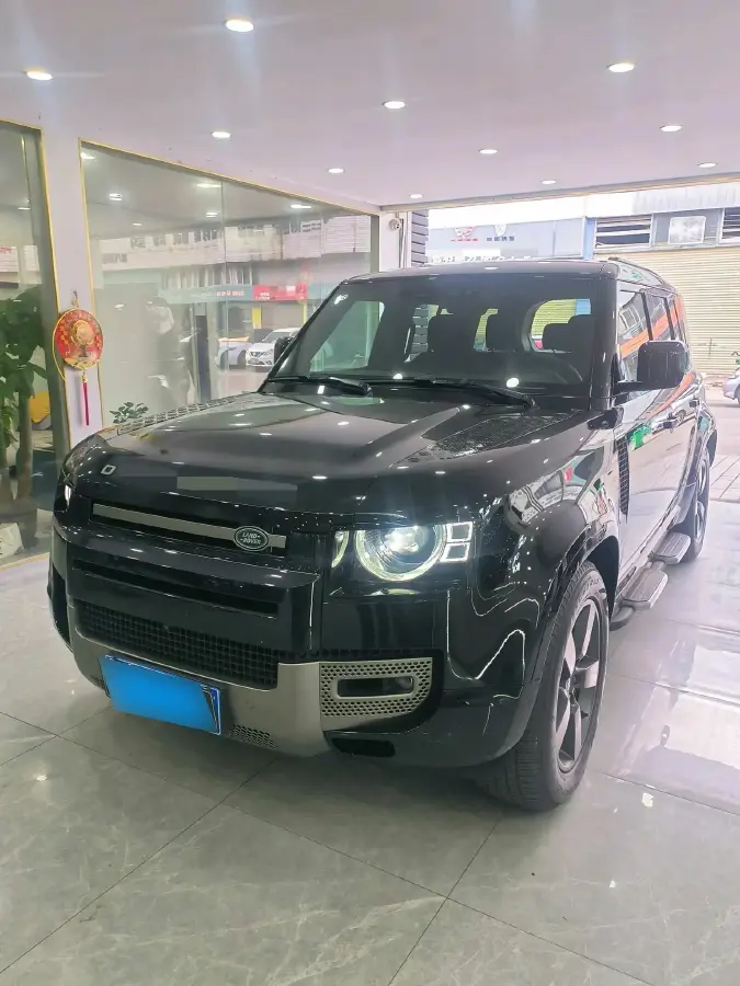 2024 Land Rover Defender 3.0T 400HP L6 8AT