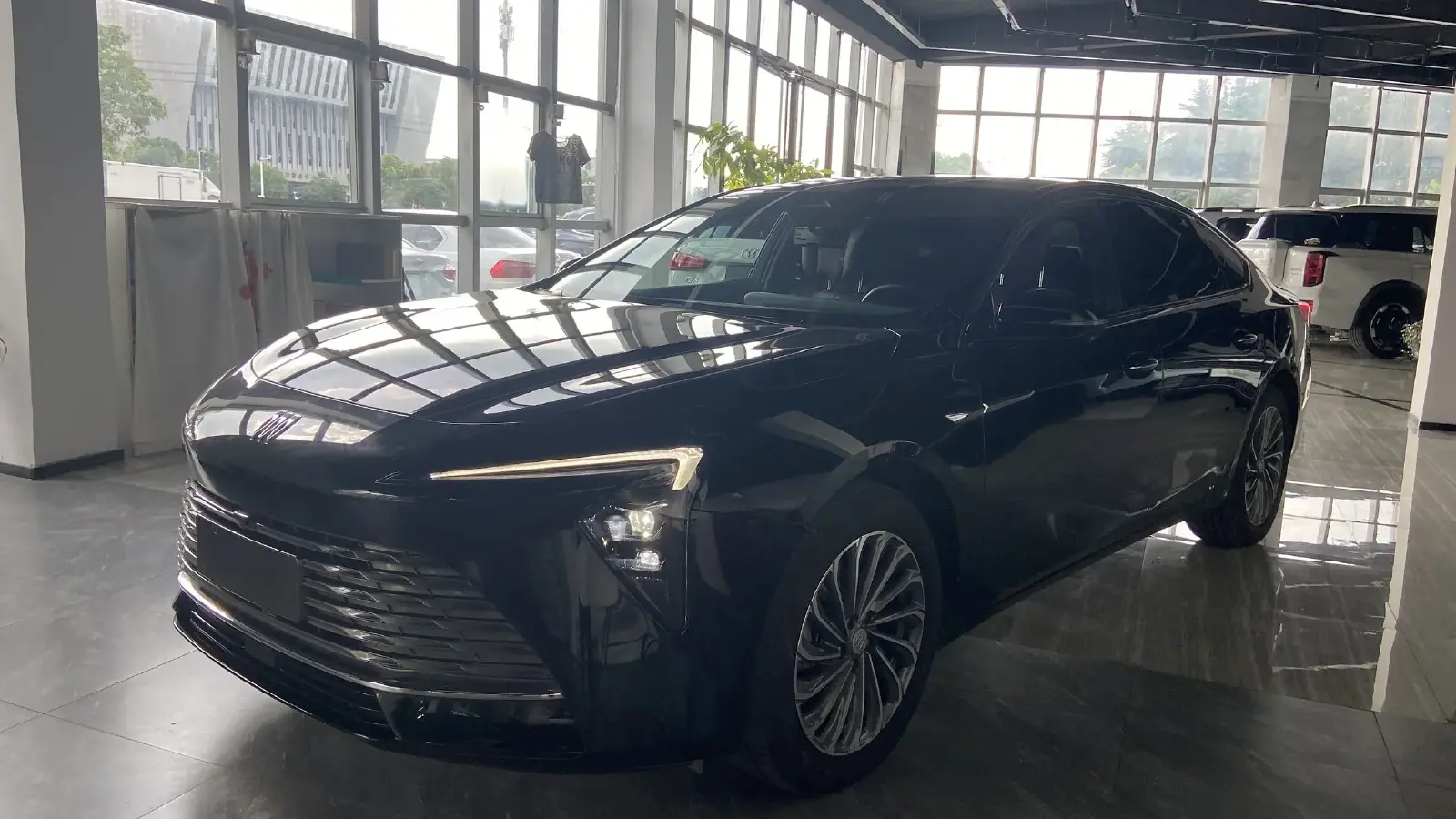 2024 Buick Larcosse 2.0T 237HP L4 9AT