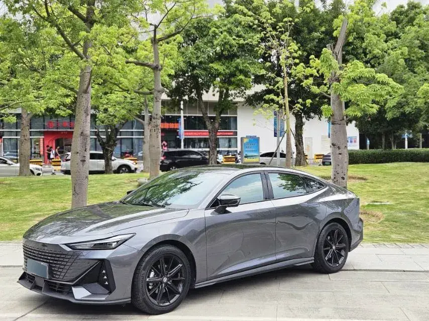 2022 ChangAn UNI-V 1.5T 188HP L4 7DCT