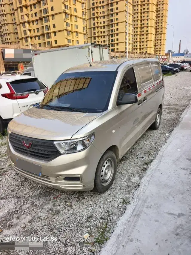 2022 WuLing HongGuang V 1.5L 99HP L4 6MT
