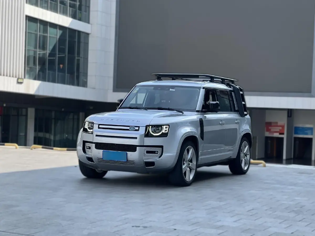 2024 Land Rover Defender 3.0T 400HP L6 8AT