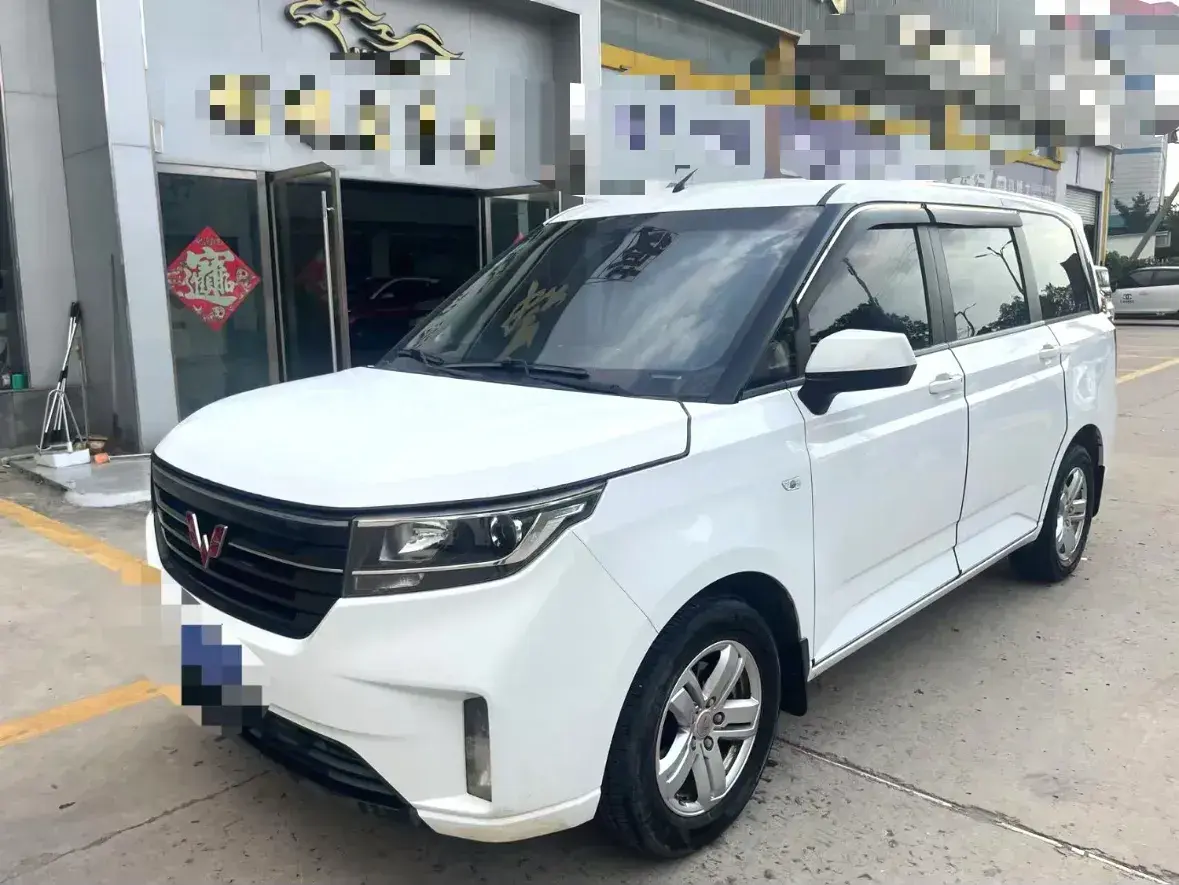 2020 WuLing HongGuang Plus 1.5L 99HP L4 6MT