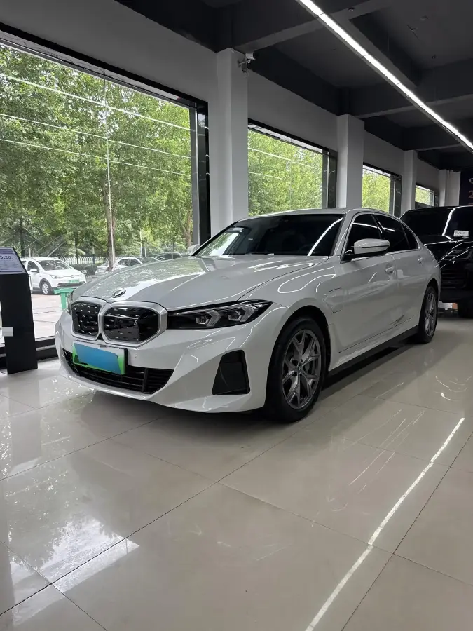 2024 BMW i3 BEV 70KWH