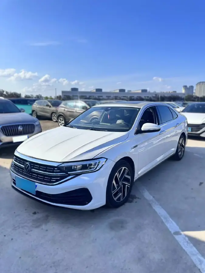 2023 Volkswagen Sagitar 1.2T 116HP L4 7DCT