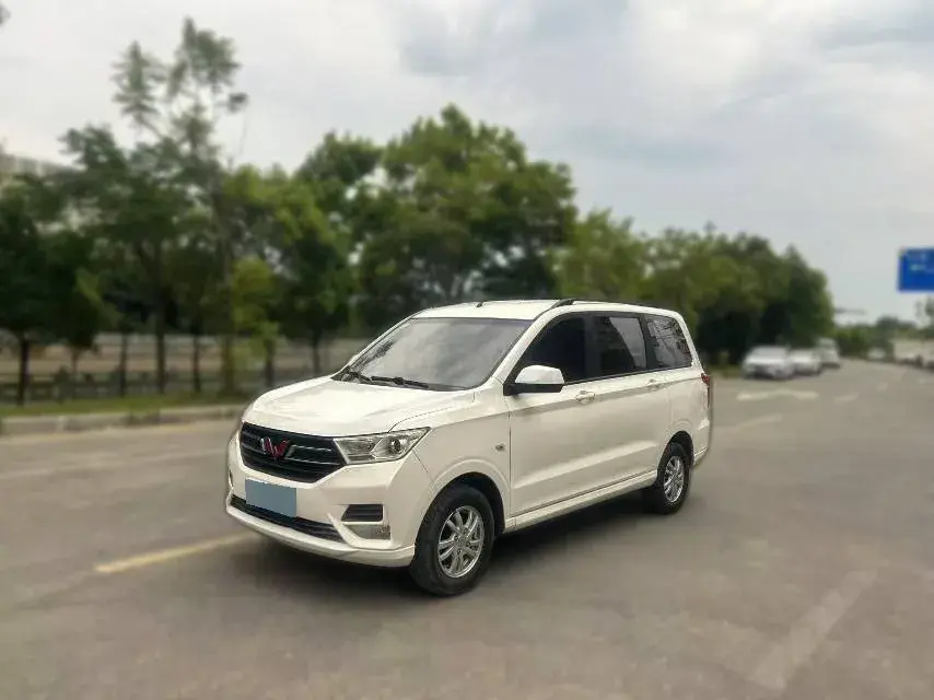 2019 WuLing HongGuang Plus 1.5T 147HP L4 6MT