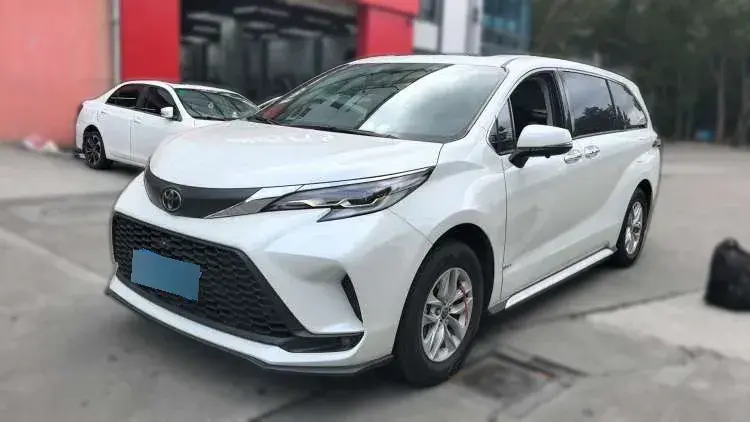 2024 Toyota Granvia 2.5L 189HP L4 E-CVT Hybrid