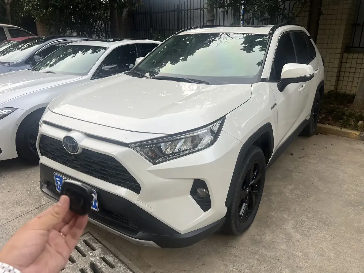 2021 Toyota RAV4 2.5L 178HP L4 E-CVT Hybrid