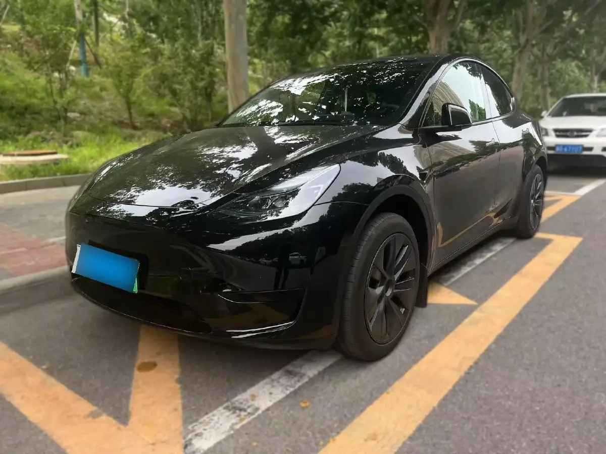 2024 Tesla Model Y BEV 60KWH