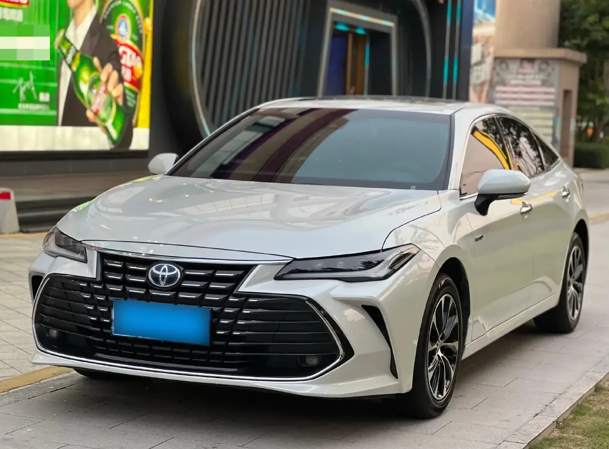 2023 Toyota Avalon 2.5L 178HP L4 E-CVT Hybrid