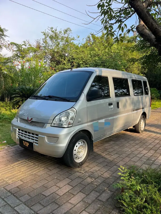 2019 WuLing RongGuang 1.5L 107HP L4 5MT