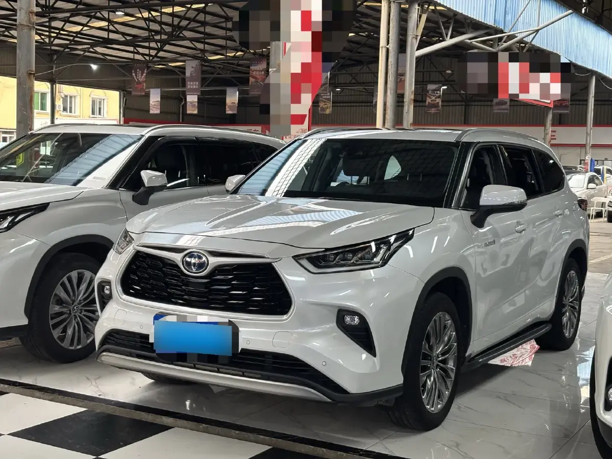 2022 Toyota Highlander 2.5L 192HP L4 E-CVT Hybrid