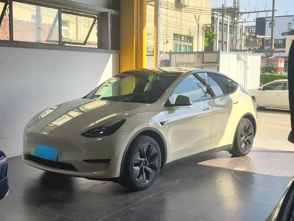 2023 Tesla Model Y BEV 60KWH