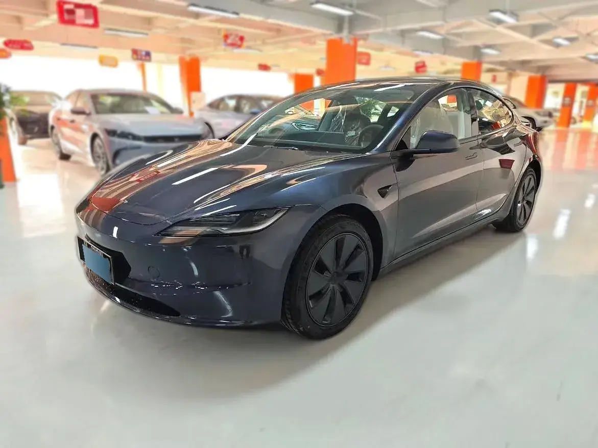 2025 Tesla Model 3 BEV 62.5KWH