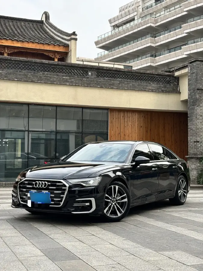 2022 Audi A6L 2.0T 190HP L4 7DCT