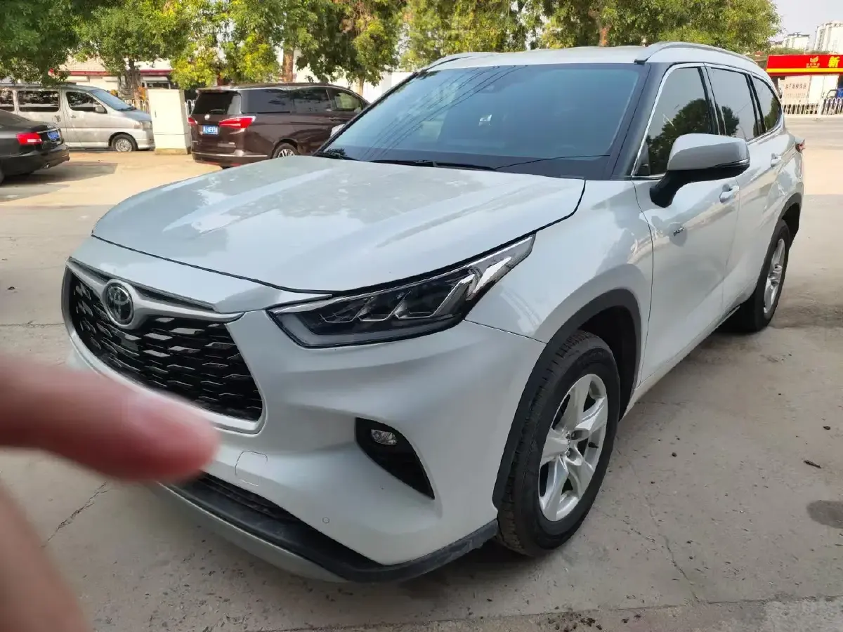 2024 Toyota Highlander 2.5L 189HP L4 E-CVT Hybrid