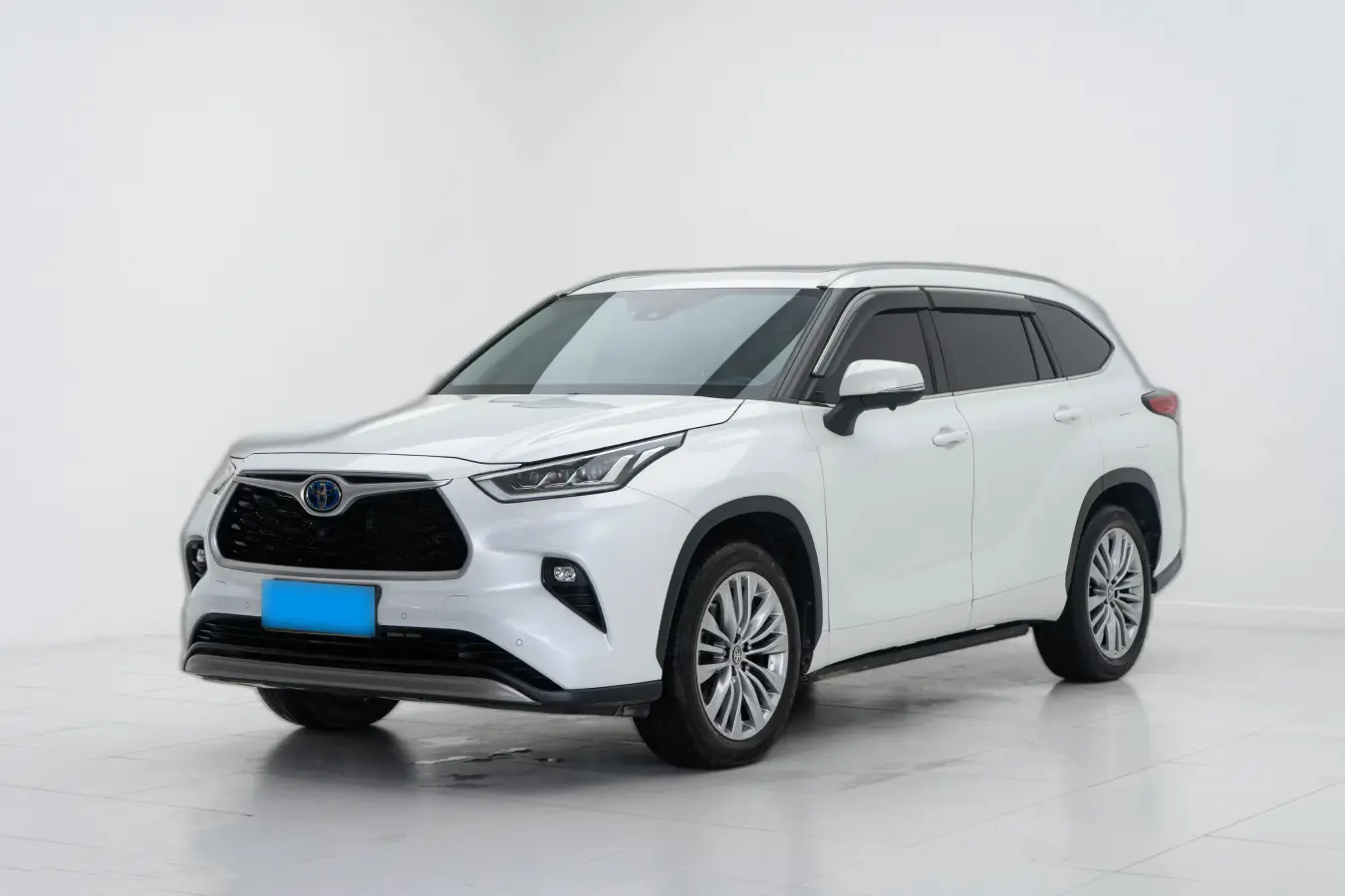 2022 Toyota Highlander 2.5L 192HP L4 E-CVT Hybrid