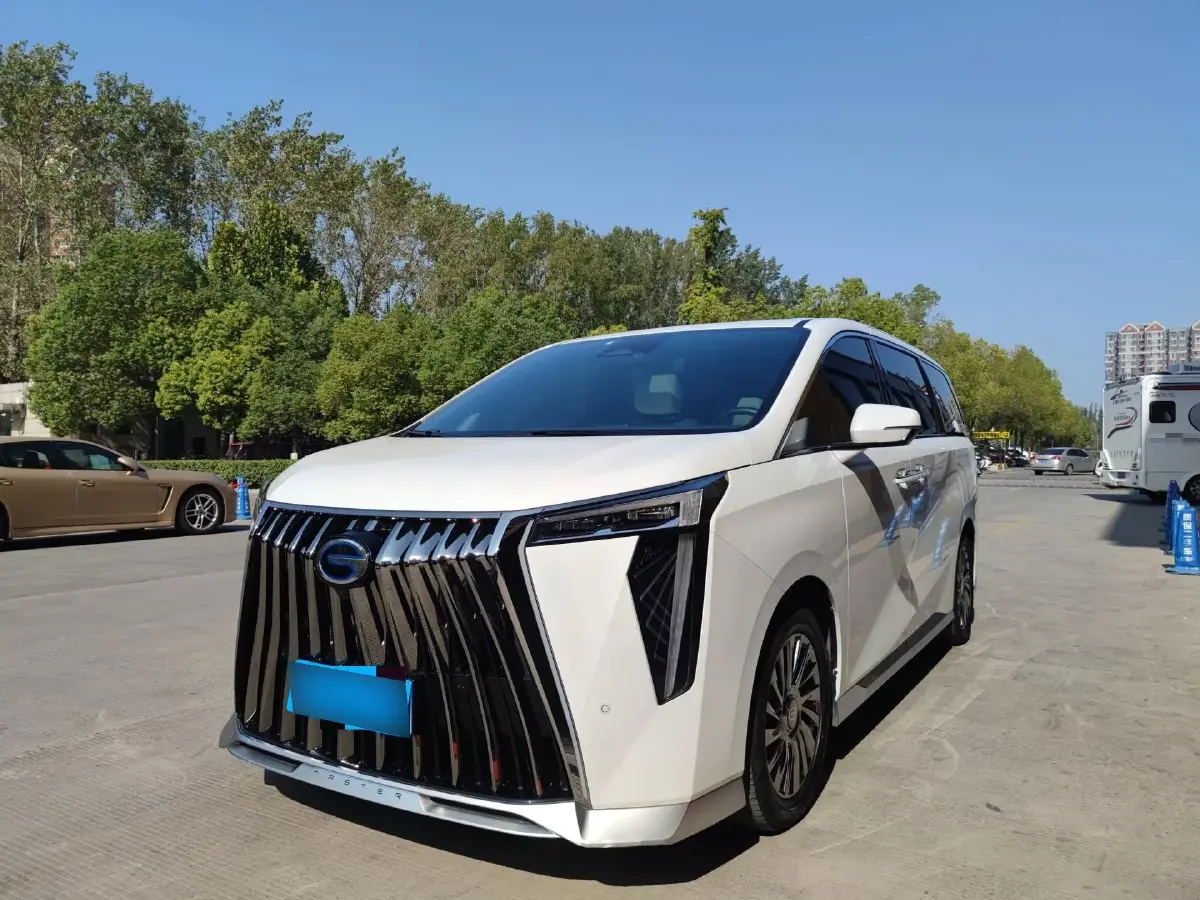 2023 GAC Trumpchi M8 2.0T 190HP L4 E-CVT Hybrid