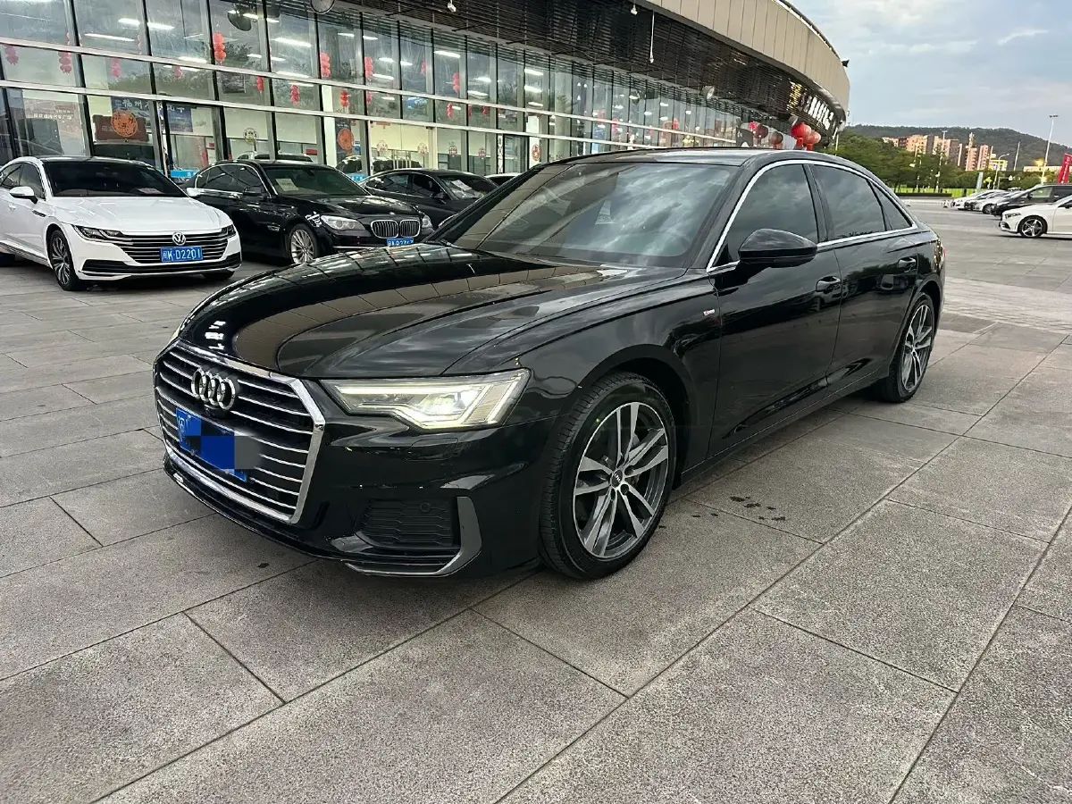 2021 Audi A6L 2.0T 190HP L4 7DCT