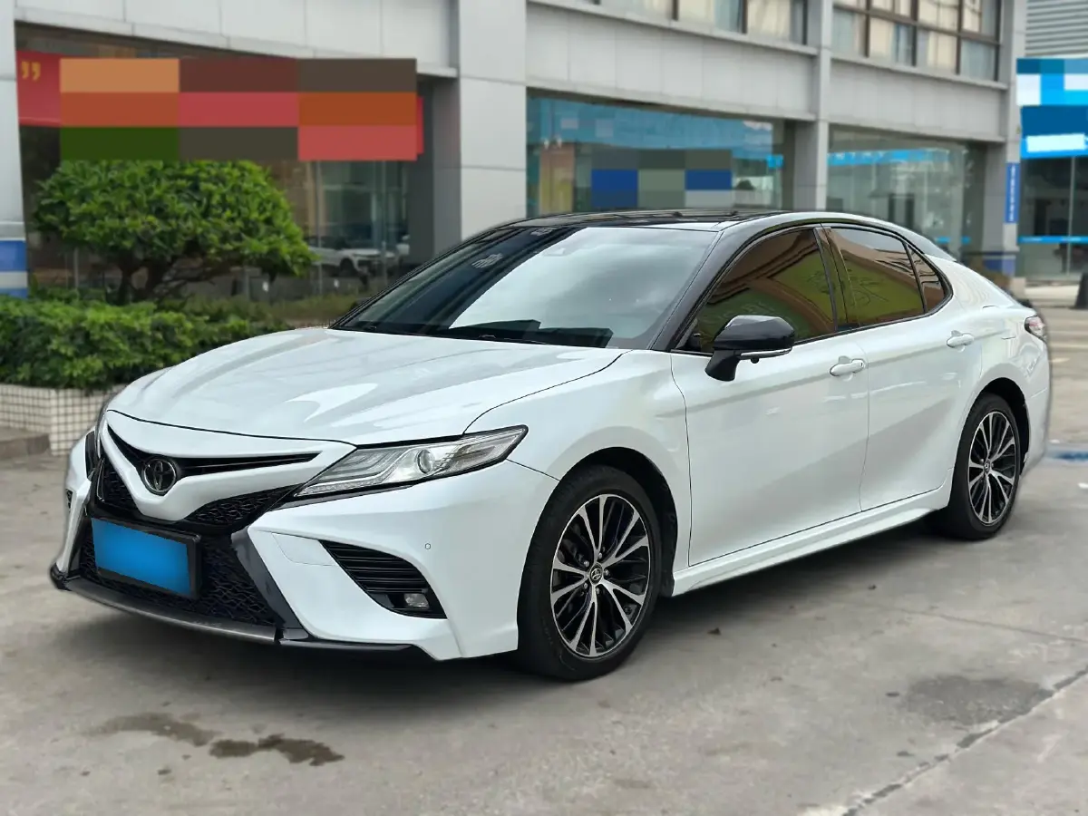 2019 Toyota Camry 2.5L 209HP L4 8AT