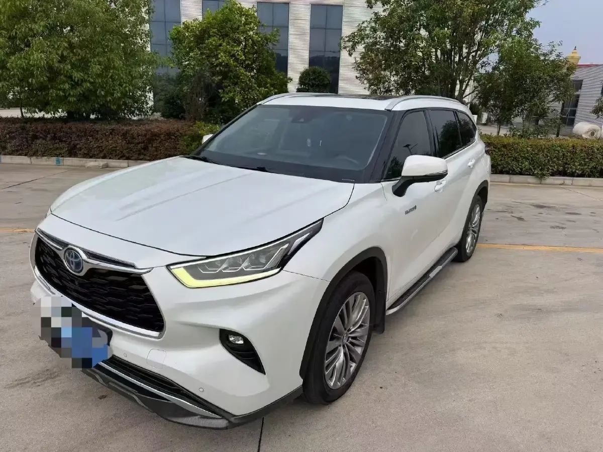 2022 Toyota Highlander 2.5L 192HP L4 E-CVT Hybrid