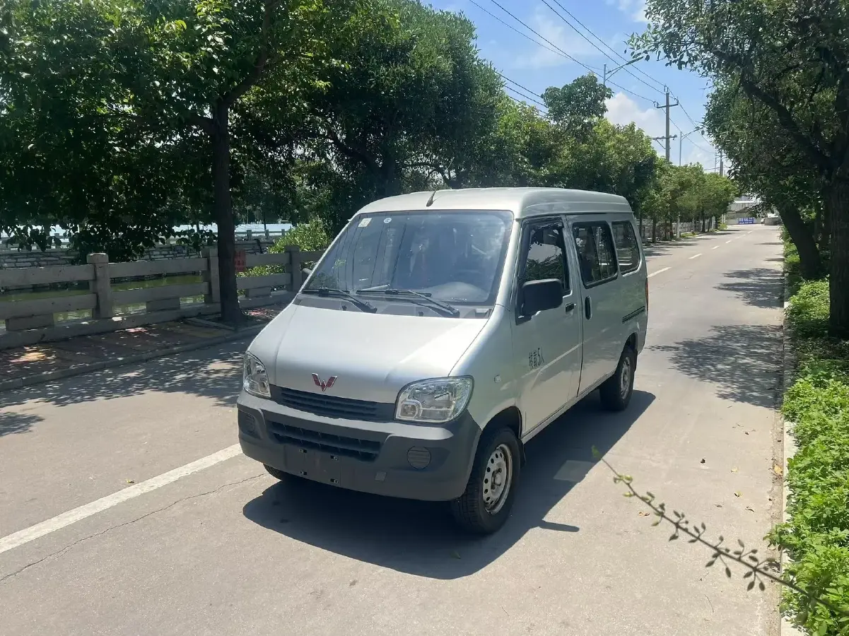 2015 WuLing ZhiGuang 1.2L 82HP L4 5MT