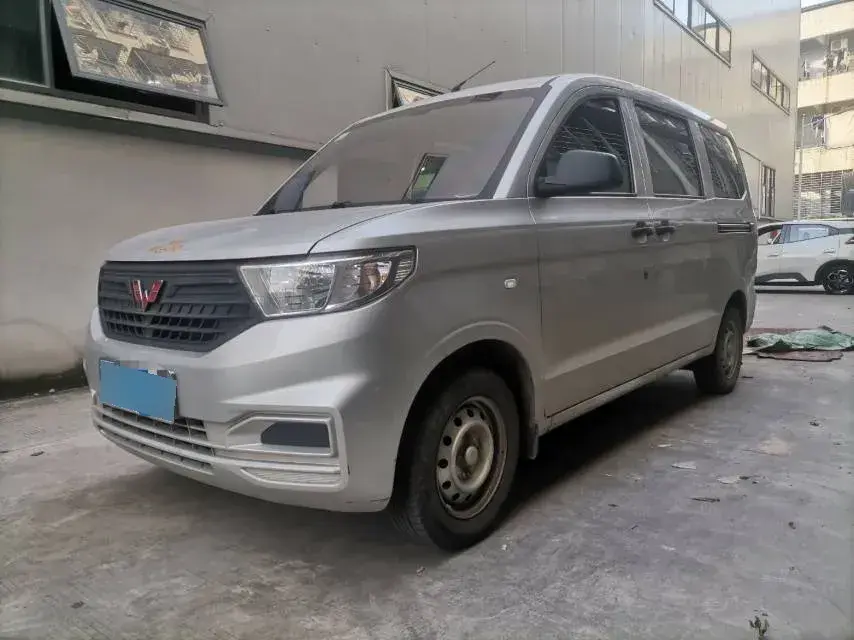 2022 WuLing HongGuang V 1.5L 99HP L4 6MT