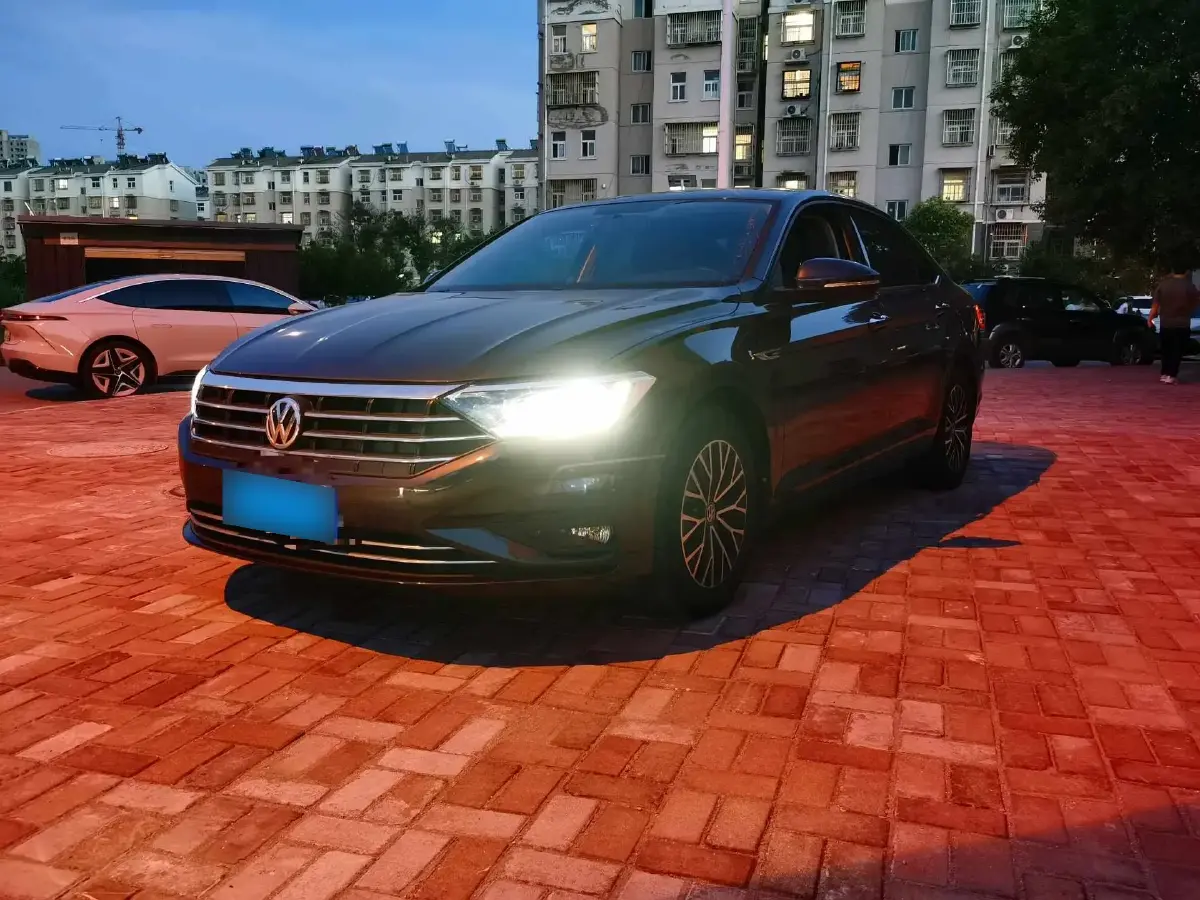 2020 Volkswagen Sagitar 1.4T 150HP L4 7DCT