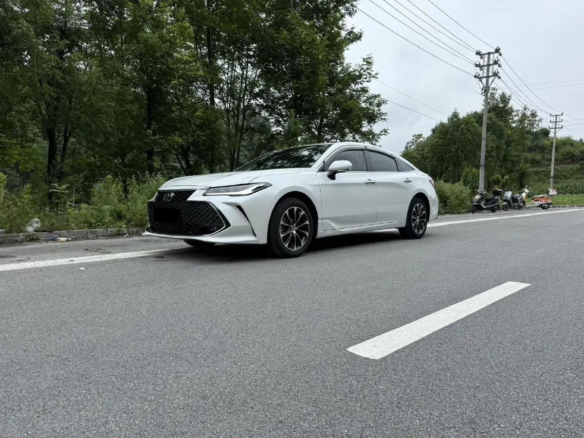 2023 Toyota Avalon 2.0L 177HP L4 CVT