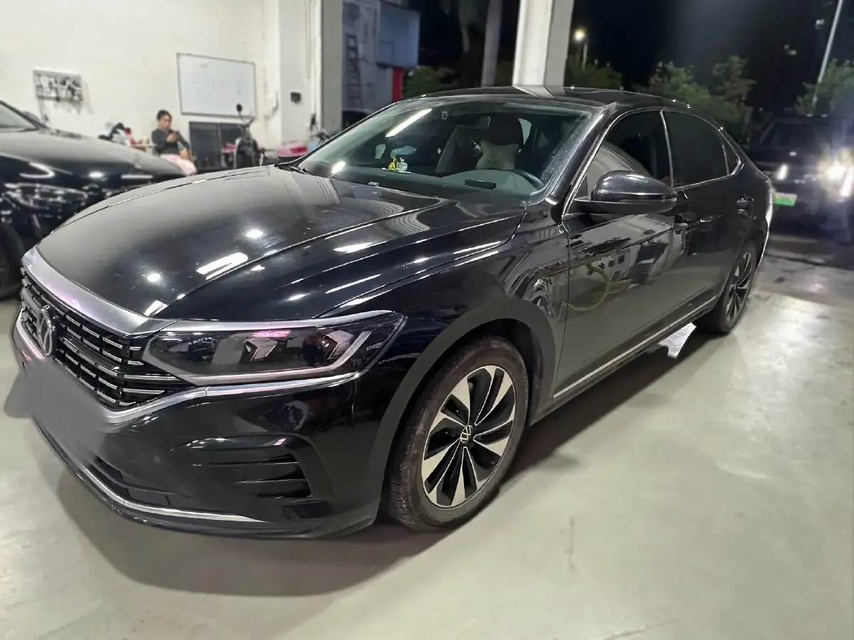 2021 Volkswagen Passat 2.0T 186HP L4 7DCT