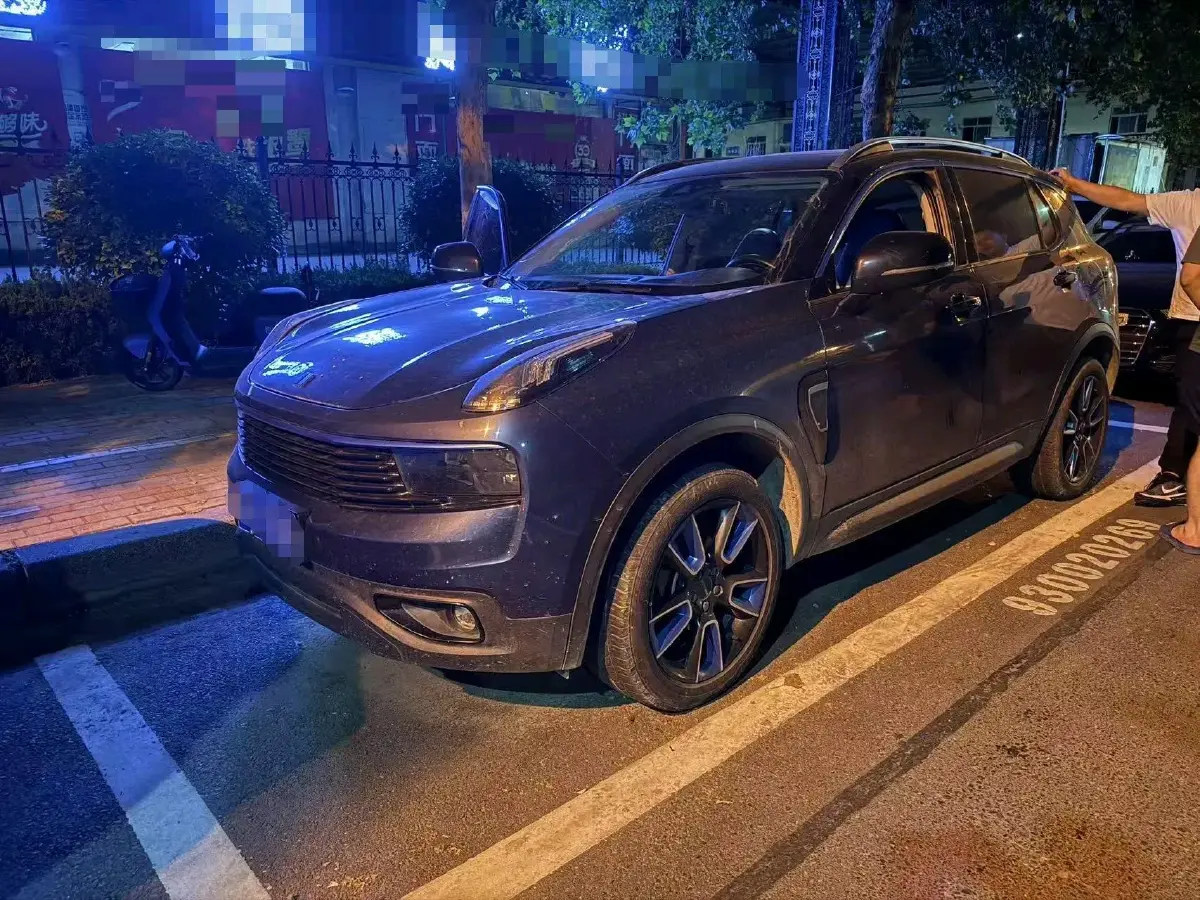 2017 LYNK&CO 01 2.0T 190HP L4 6AT