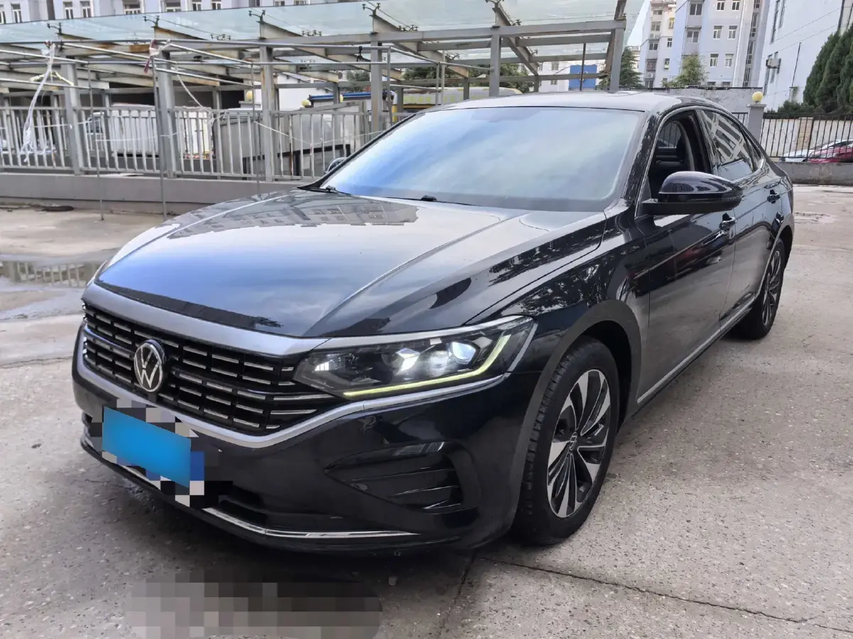 2023 Volkswagen Passat 2.0T 186HP L4 7DCT