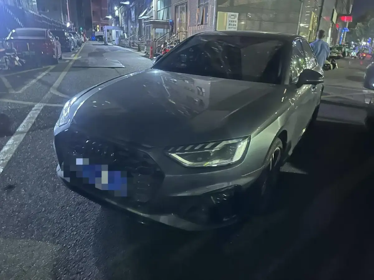 2022 Audi A4L 2.0T 190HP L4 7DCT