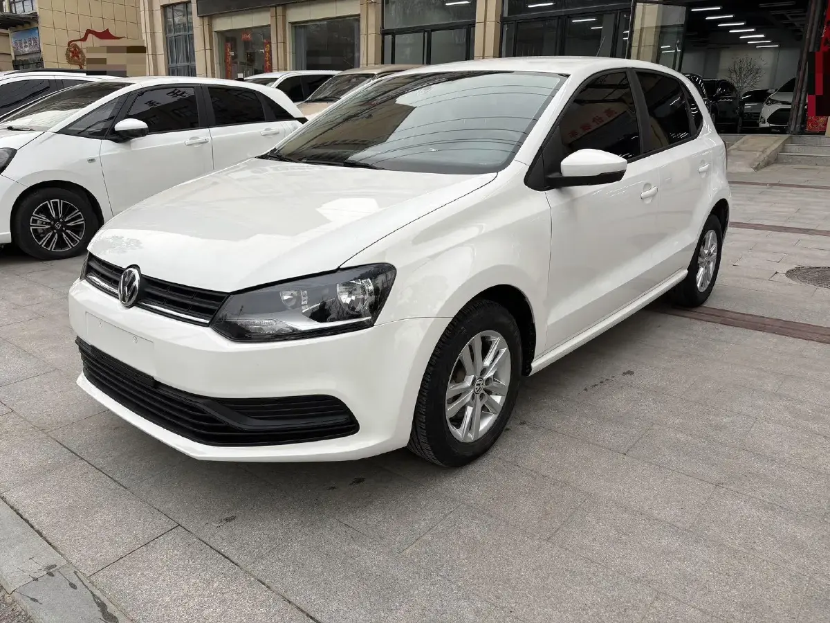 2016 Volkswagen Polo 1.4L 90HP L4 6AT