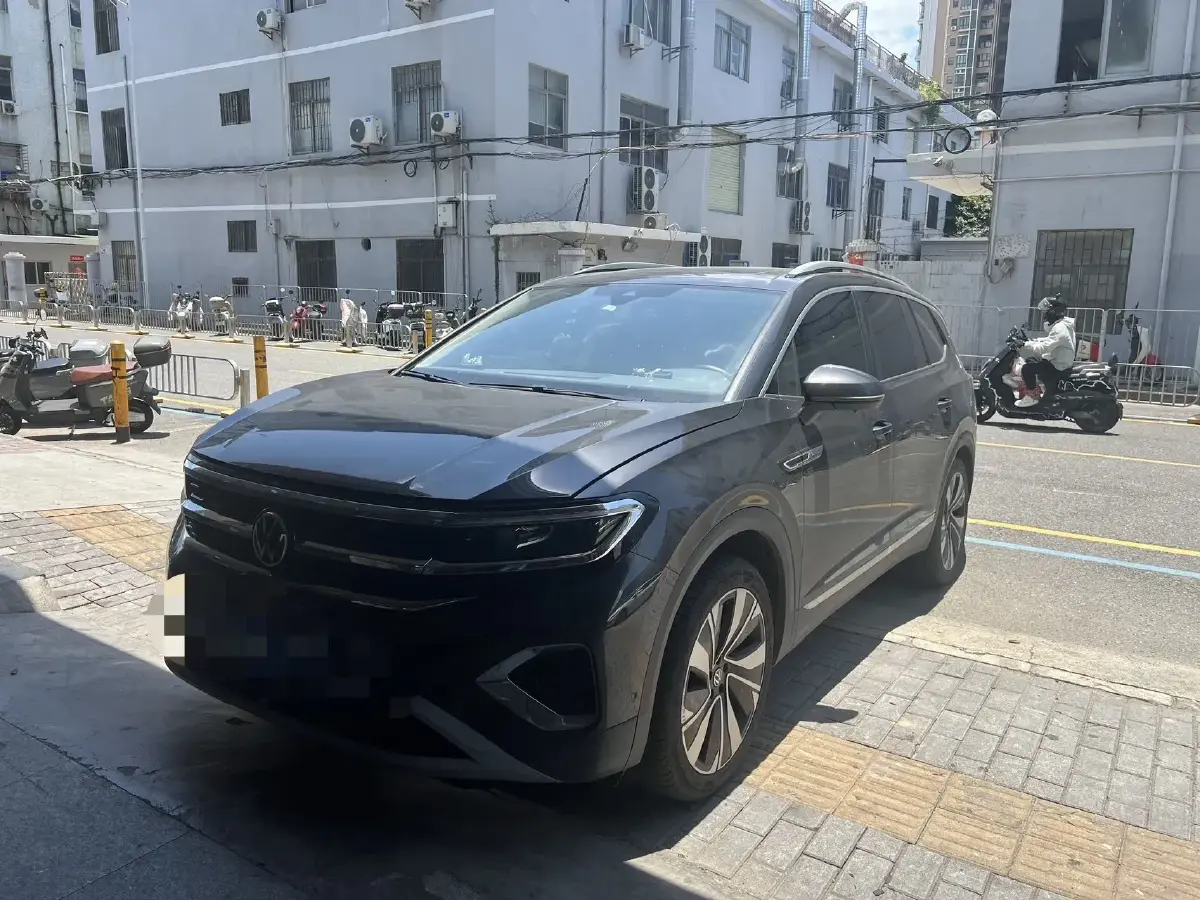 2023 Volkswagen Talagon 2.0T 220HP L4 7DCT