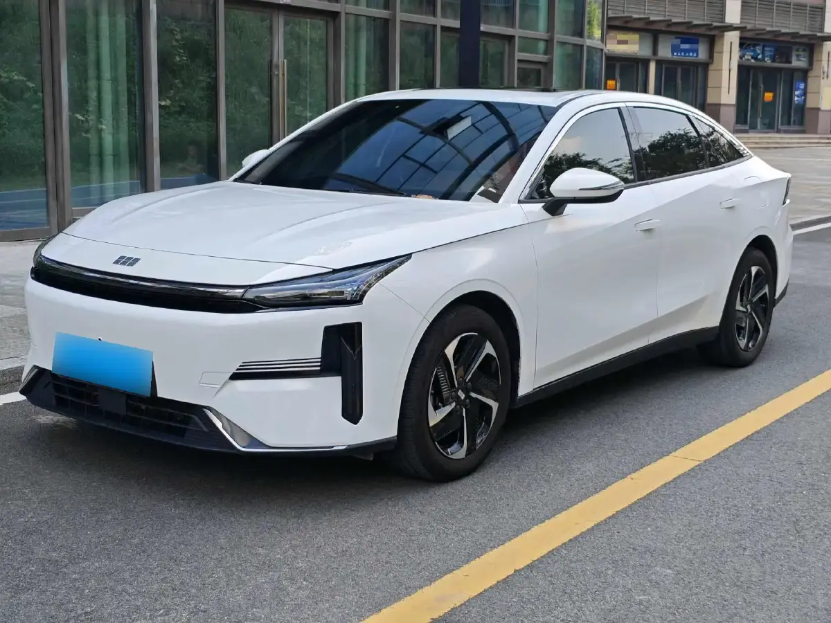 2023 Geely Galaxy L6 1.5T 163HP L4 3DHT PHEV