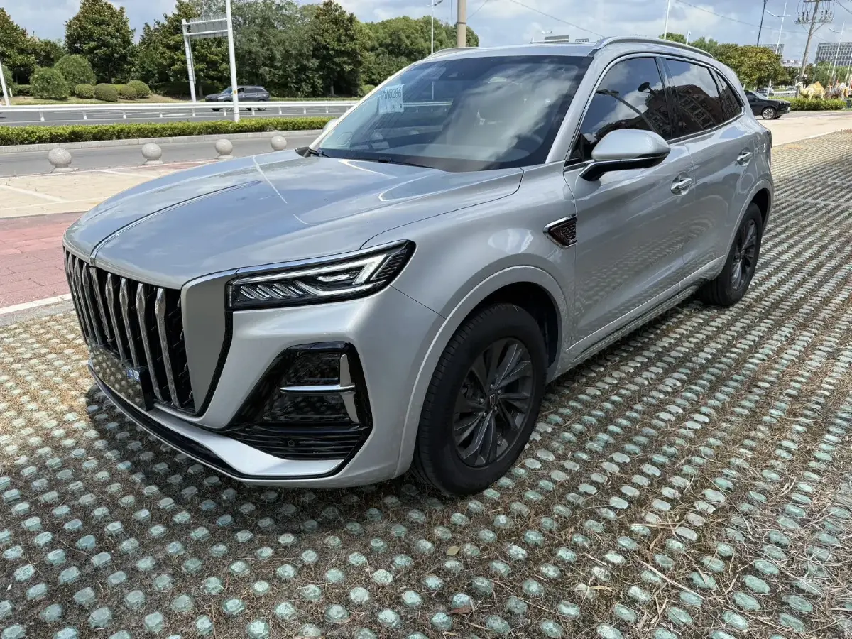 2023 HongQi HS5 2.0T 252HP L4 8AT