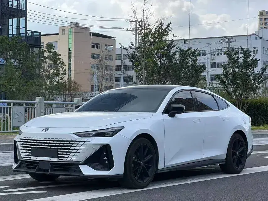 2022 ChangAn UNI-V 1.5T 188HP L4 7DCT