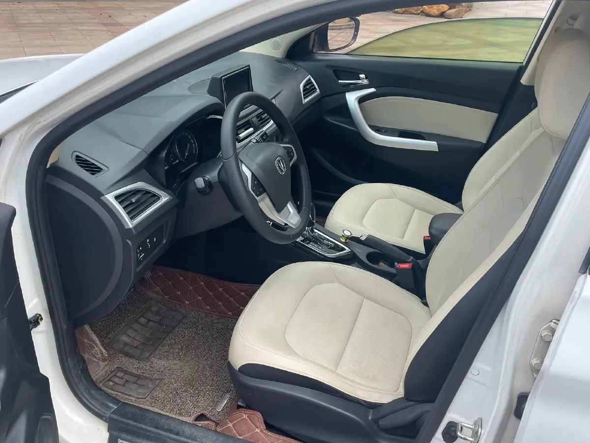 2016 ChangAn Alsvin V7 1.6L 124HP L4 4AT,autocango,china used car exporter,china ev exporter,chinese used car exporter,chinese used ev exporter