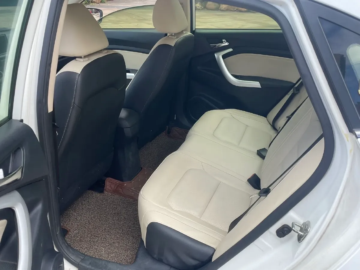 2016 ChangAn Alsvin V7 1.6L 124HP L4 4AT,autocango,china used car exporter,china ev exporter,chinese used car exporter,chinese used ev exporter