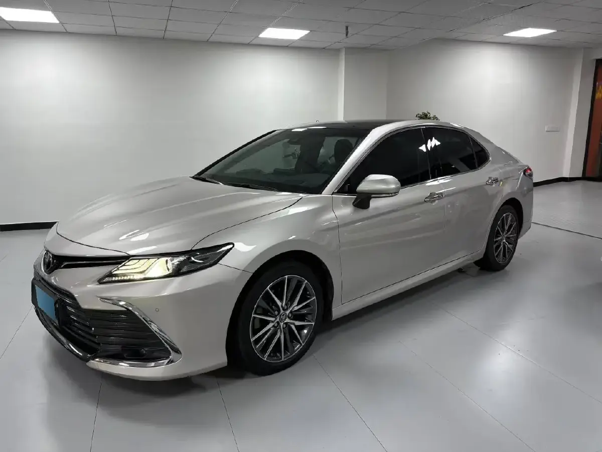 2021 Toyota Camry 2.5L 209HP L4 8AT