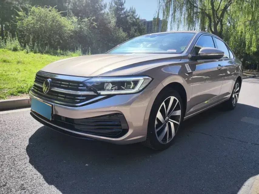 2023 Volkswagen Sagitar 1.5T 160HP L4 7DCT