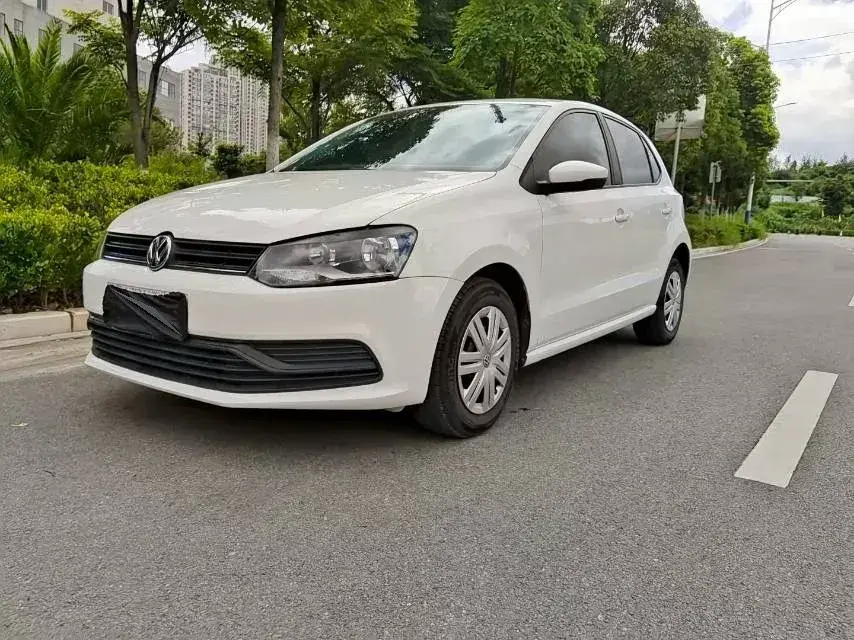 2016 Volkswagen Polo 1.4L 90HP L4 6AT