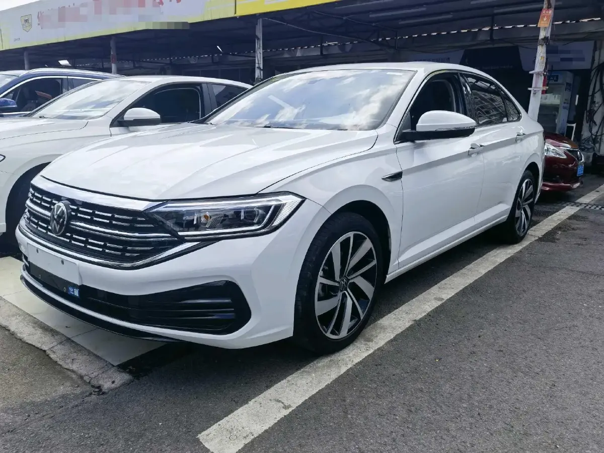 2023 Volkswagen Sagitar 1.5T 160HP L4 7DCT