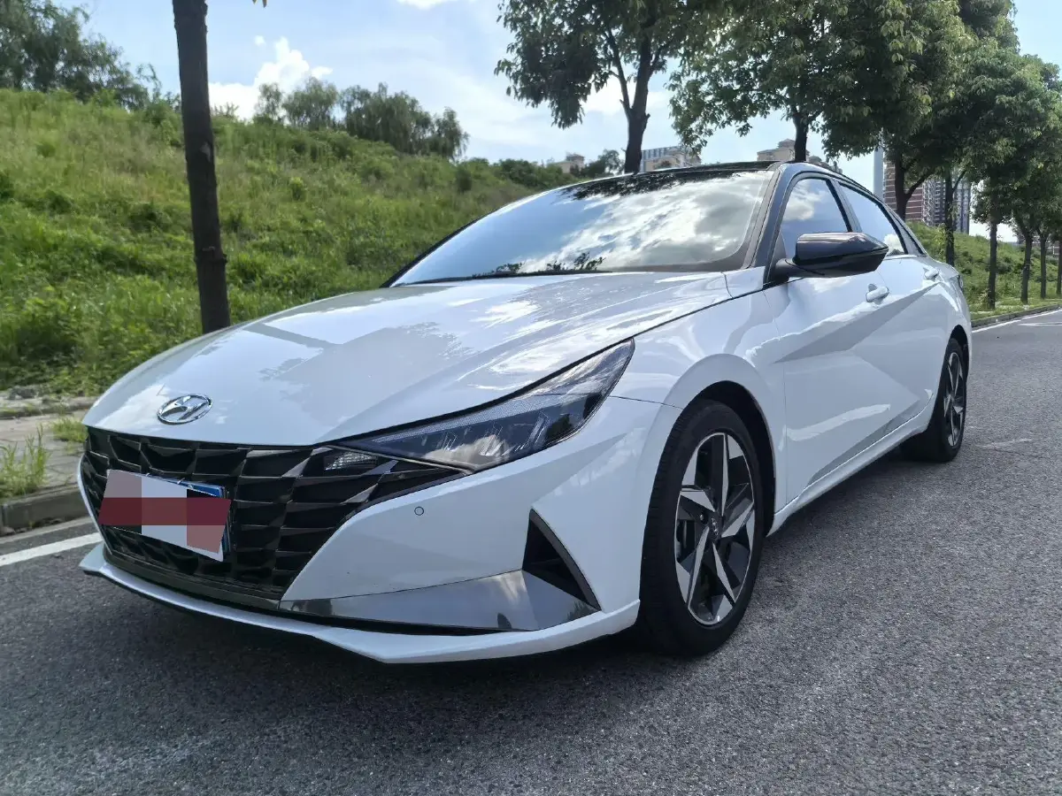 2022 Hyundai Elantra 1.5L 115HP L4 CVT