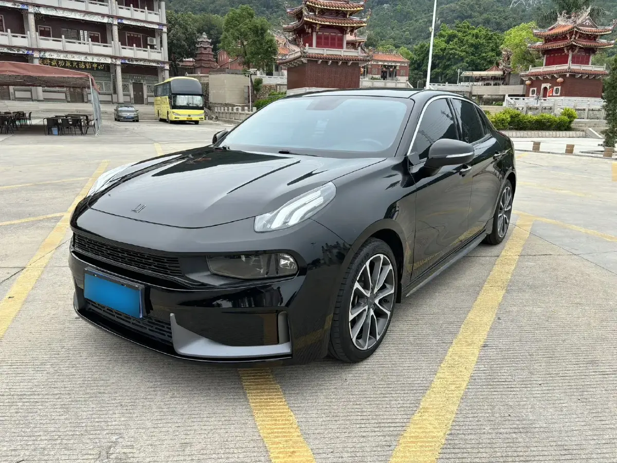 2019 LYNK&CO 03 2.0T 190HP L4 6AT